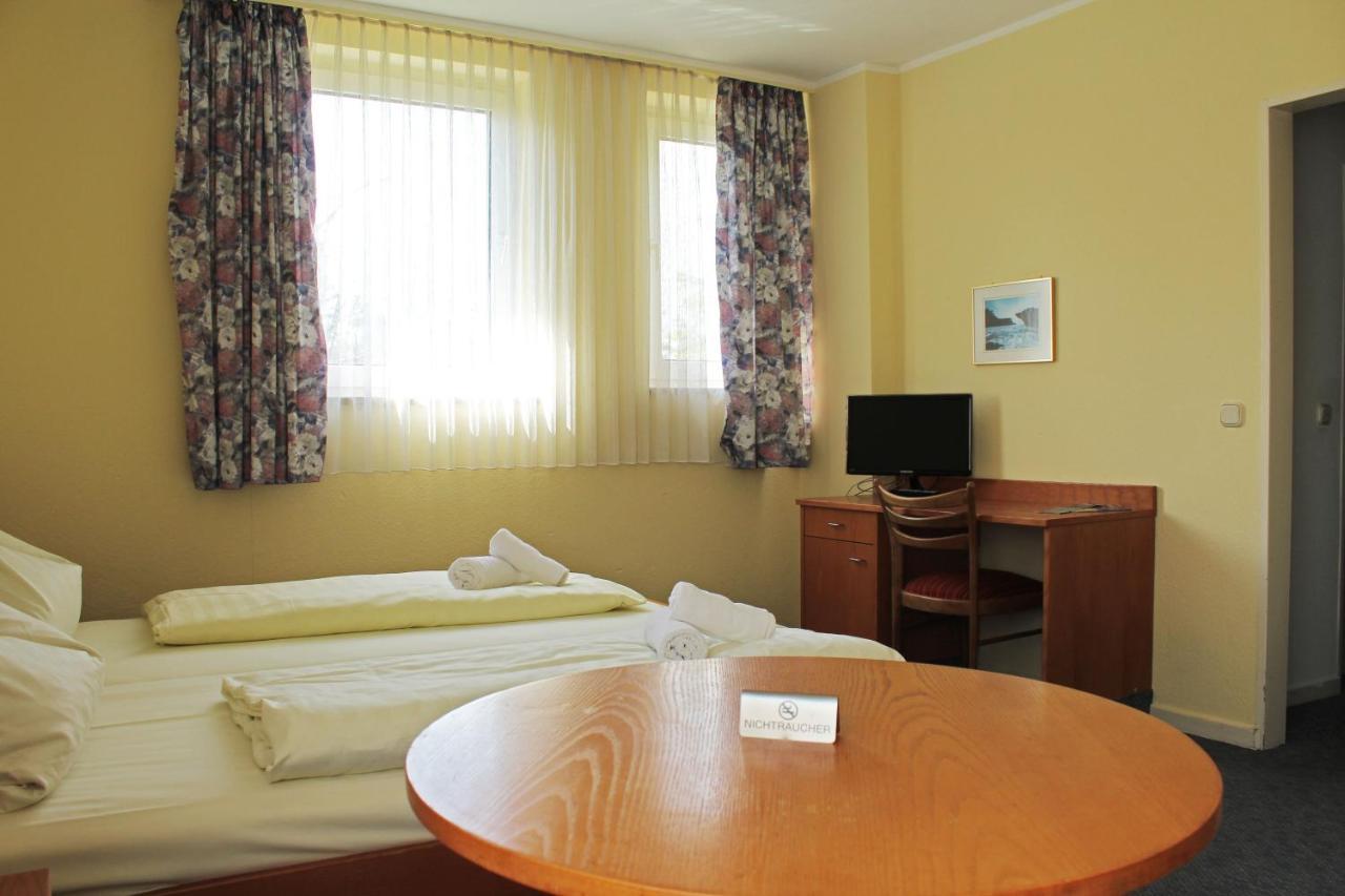 Autobahn Hotel Pfungstadt Ost Bagian luar foto
