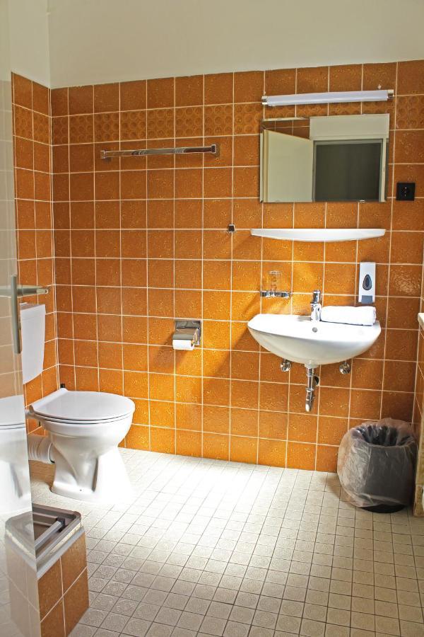 Autobahn Hotel Pfungstadt Ost Bagian luar foto
